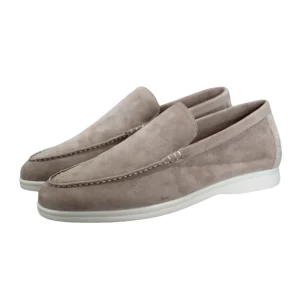 Sapatos em camurça